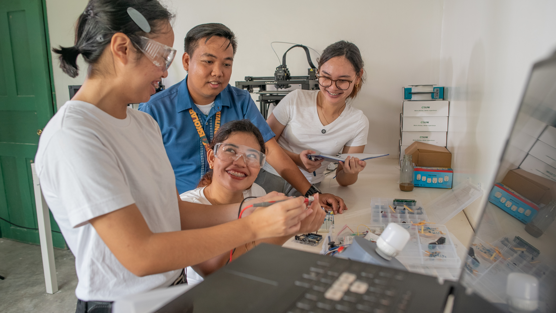 Students from Mindoro Build Low-Cost Portable Lamp to Brighten Brownout-Prone and Off-Grid Communities